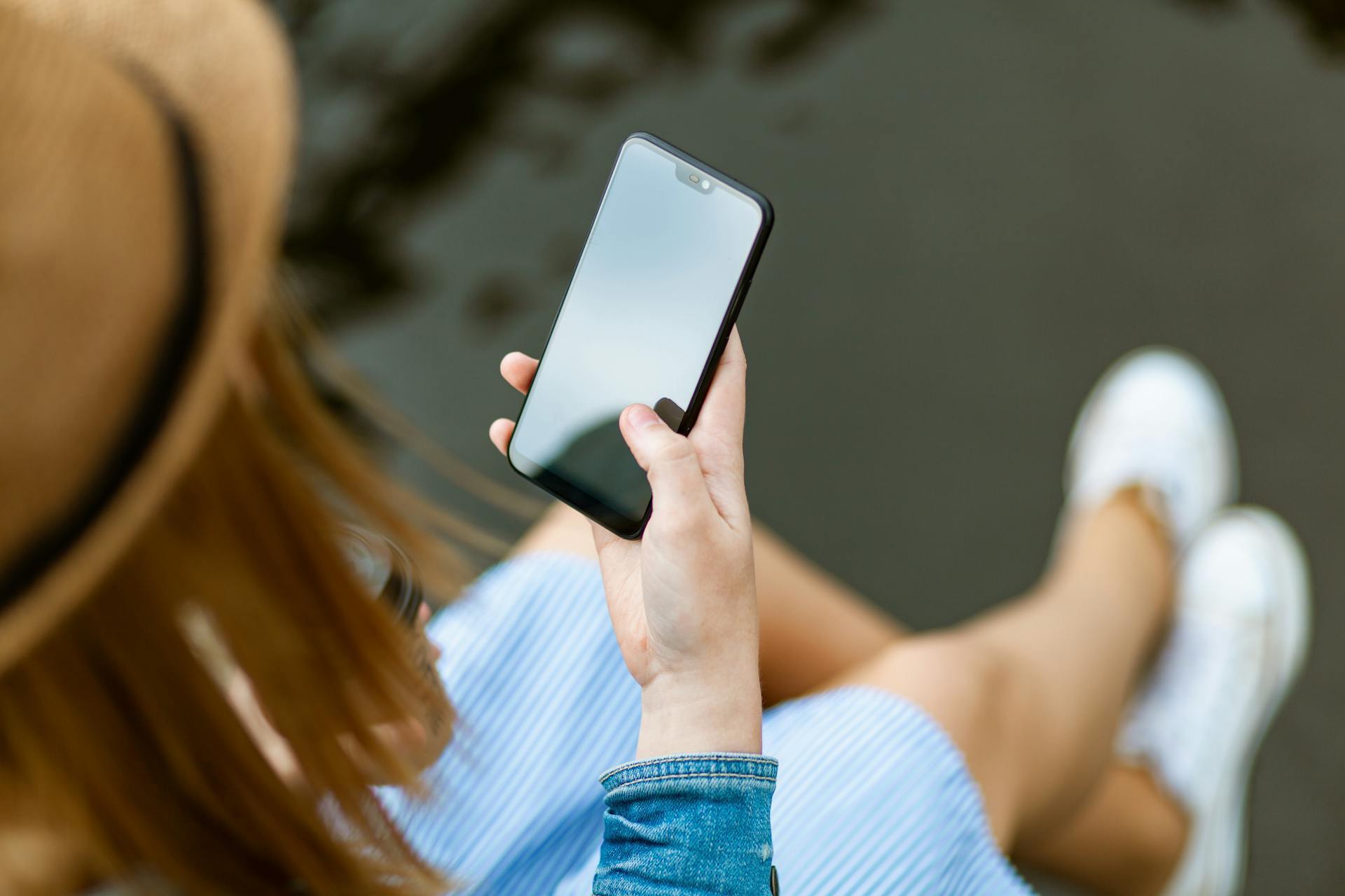 Как уменьшить влияние смартфона на зрение: 5 важных настроек