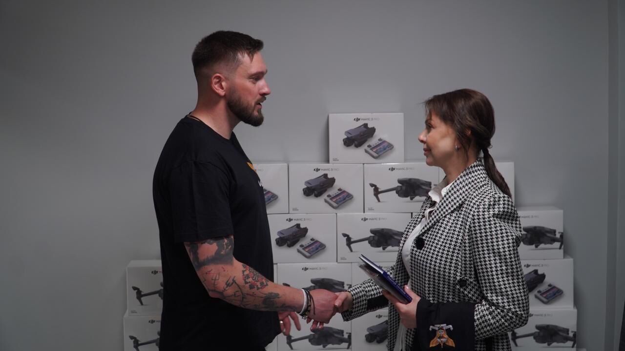 Українські розвідники та артилеристи отримали сучасні дрони Mavic3 Pro від компанії "АТБ"