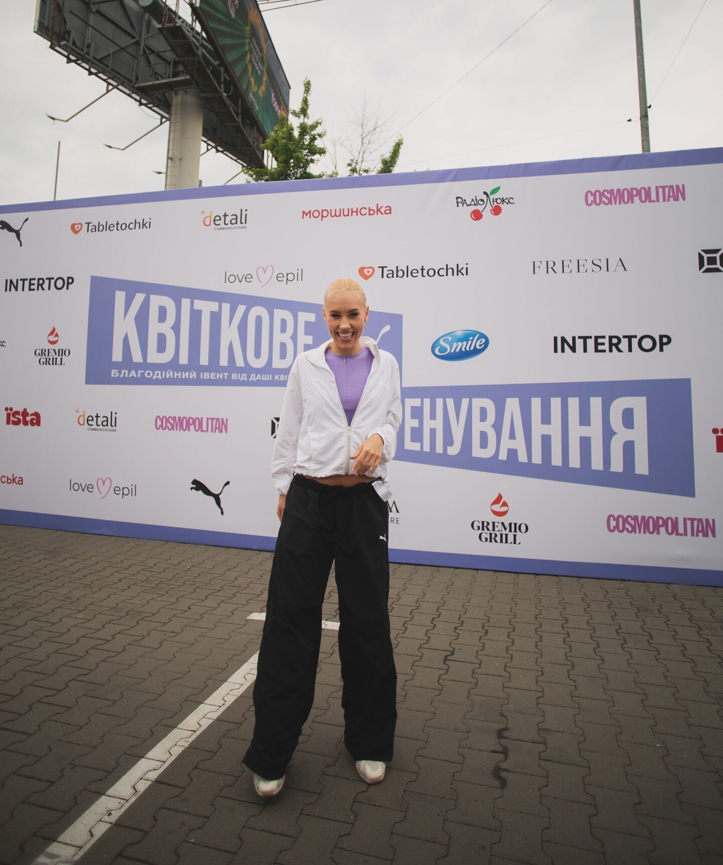 На камеру потрапили стосунки футболіста збірної України зі знаменитою блогеркою, у якої 1,8 млн підписників. Відео