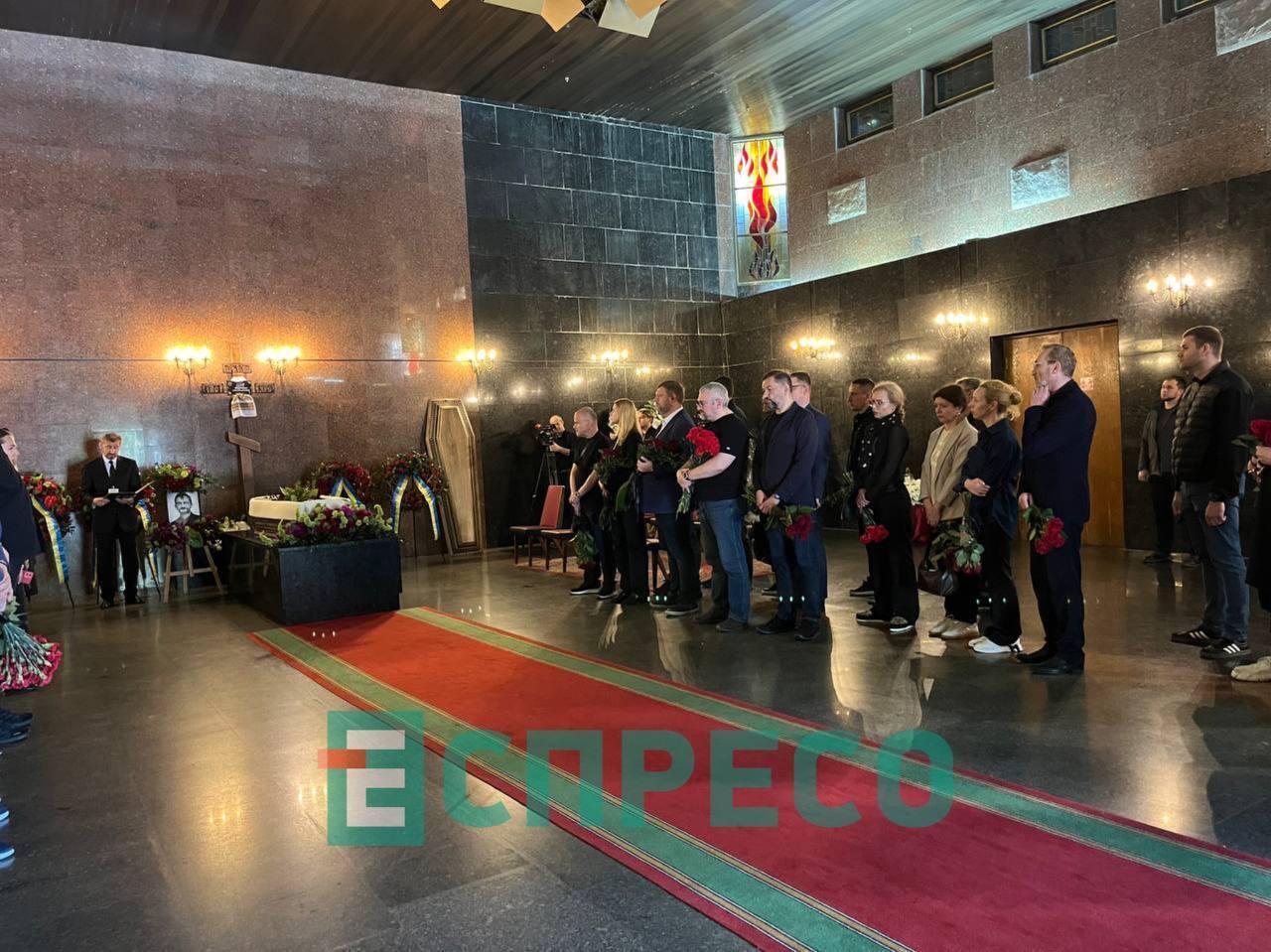 У Києві прощалися із журналістом та нардепом Сергієм Швецем. Фото та відео