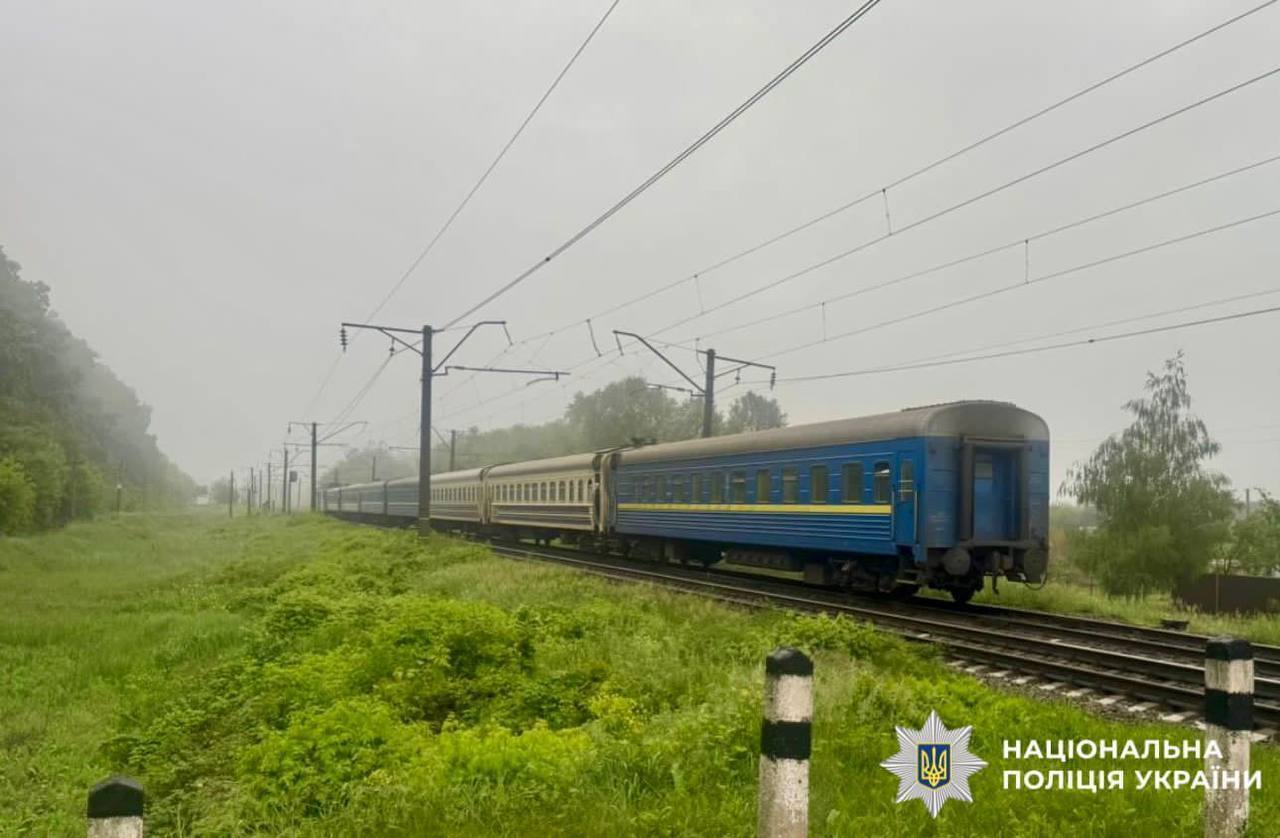 На Київщині потяг на станції збив на смерть пенсіонера. Подробиці трагедії та фото