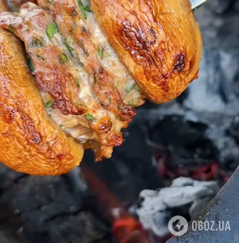 Как вкусно запечь шампиньоны на огне