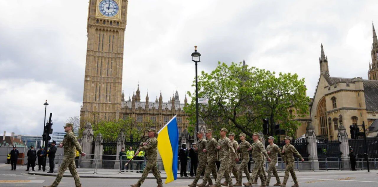 Король Чарльз віддав їм честь: український підрозділ зустріли оплесками на параді у Лондоні. Фото і відео