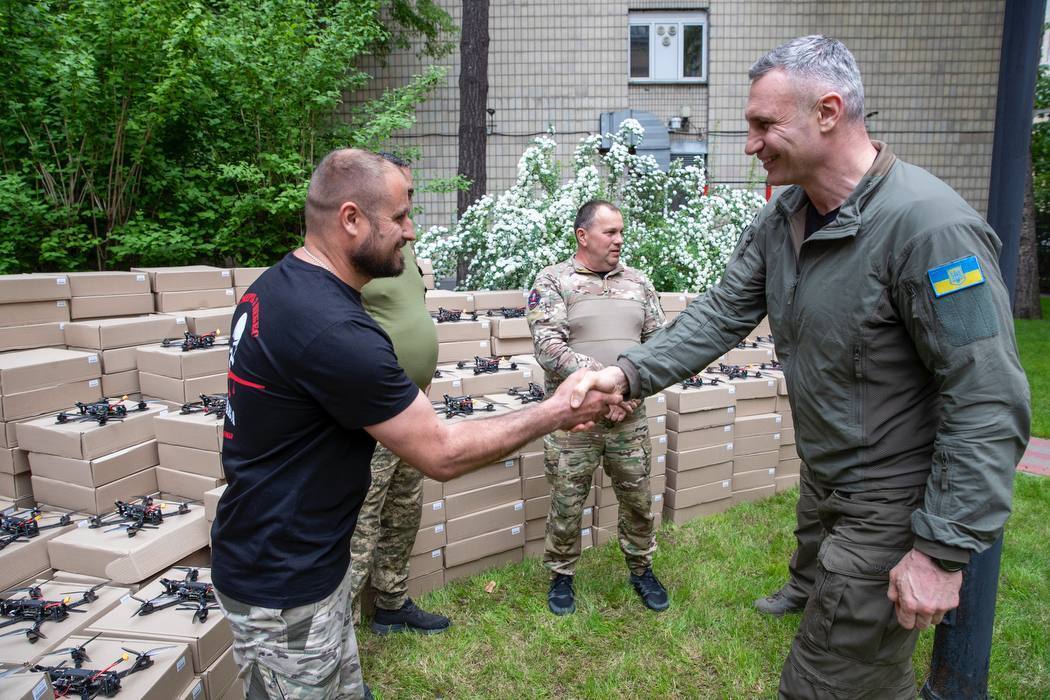 Київ передав захисникам України нову партію FPV-дронів, – Кличко