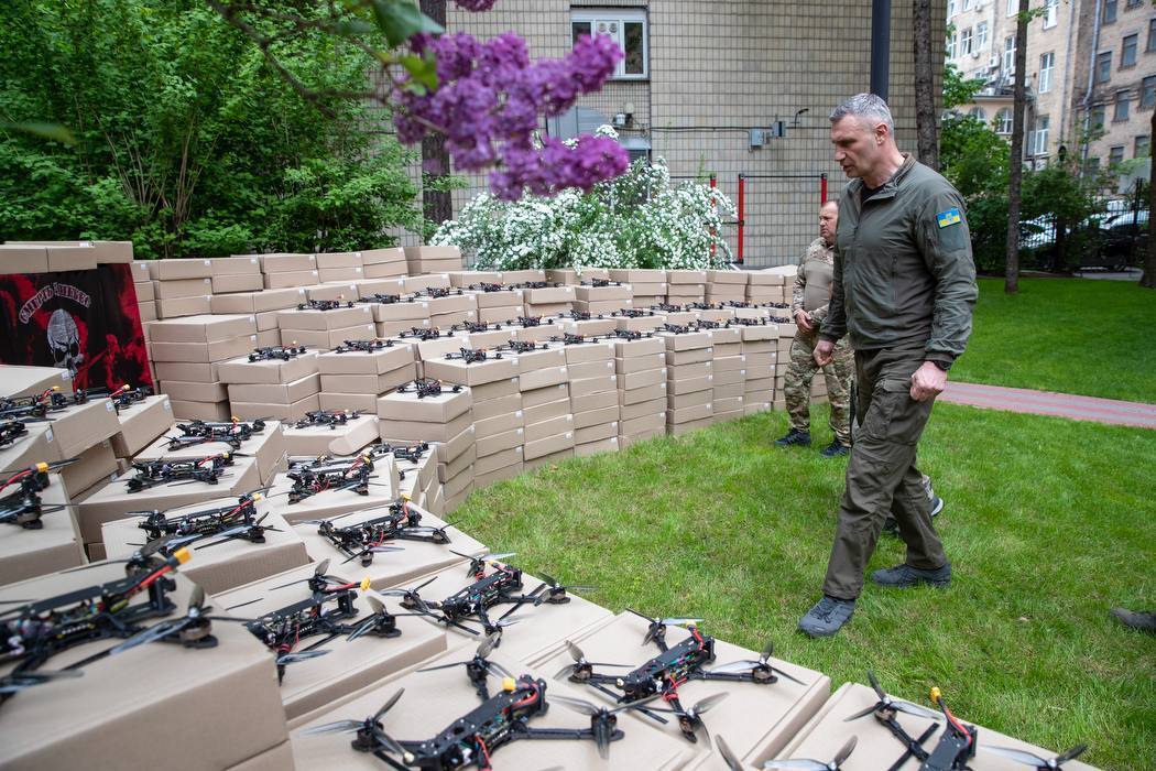 Київ передав захисникам України нову партію FPV-дронів, – Кличко