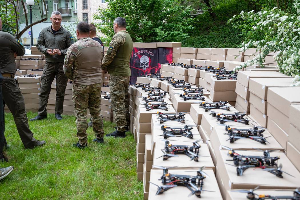 Київ передав захисникам України нову партію FPV-дронів, – Кличко