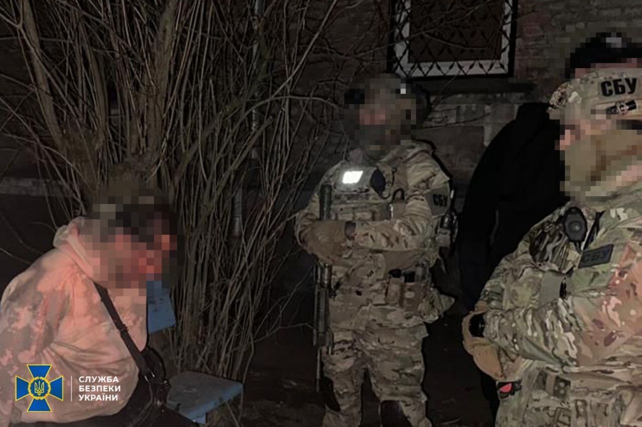 Развернули "бизнес" в трех областях: в Украине задержали торговцев трофейным оружием. Фото