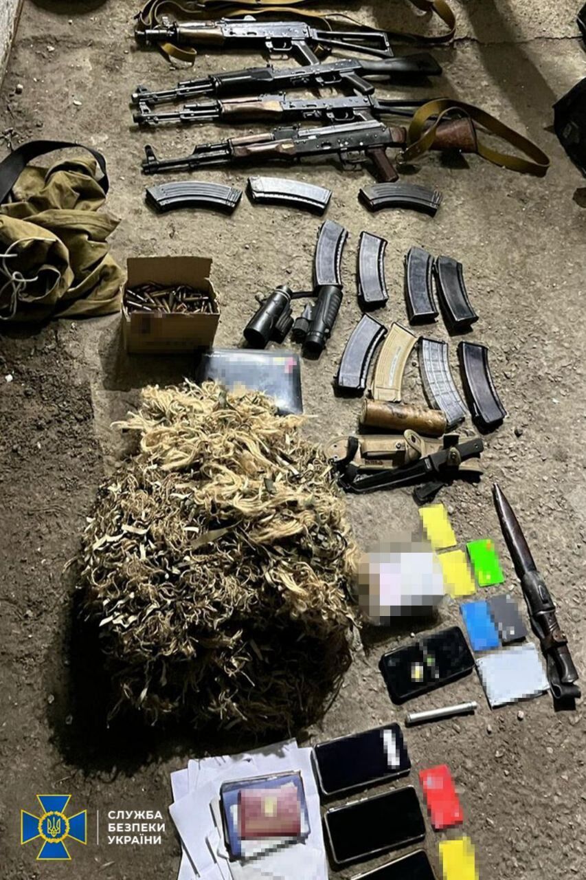 Развернули "бизнес" в трех областях: в Украине задержали торговцев трофейным оружием. Фото