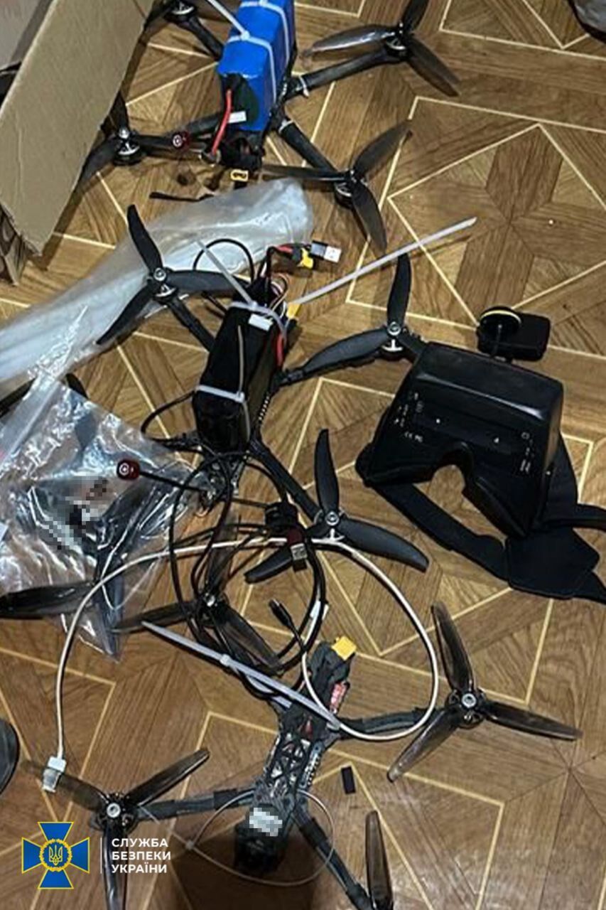 Развернули "бизнес" в трех областях: в Украине задержали торговцев трофейным оружием. Фото