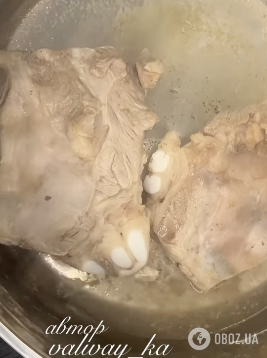 М'ясо з бульйоном