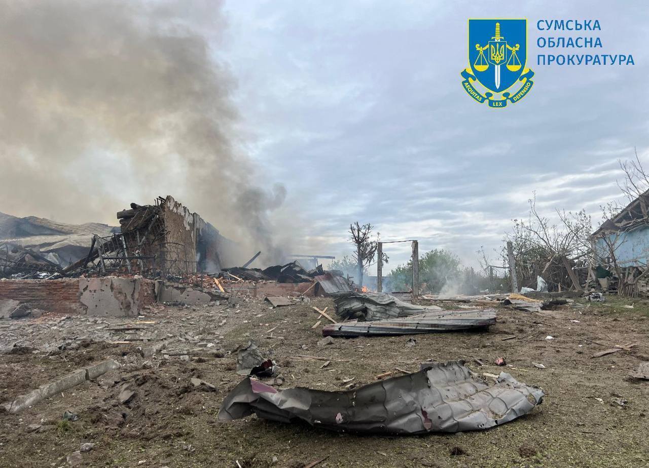 Россия ударила баллистикой по пригороду Сум: погиб ребенок, много раненых. Фото