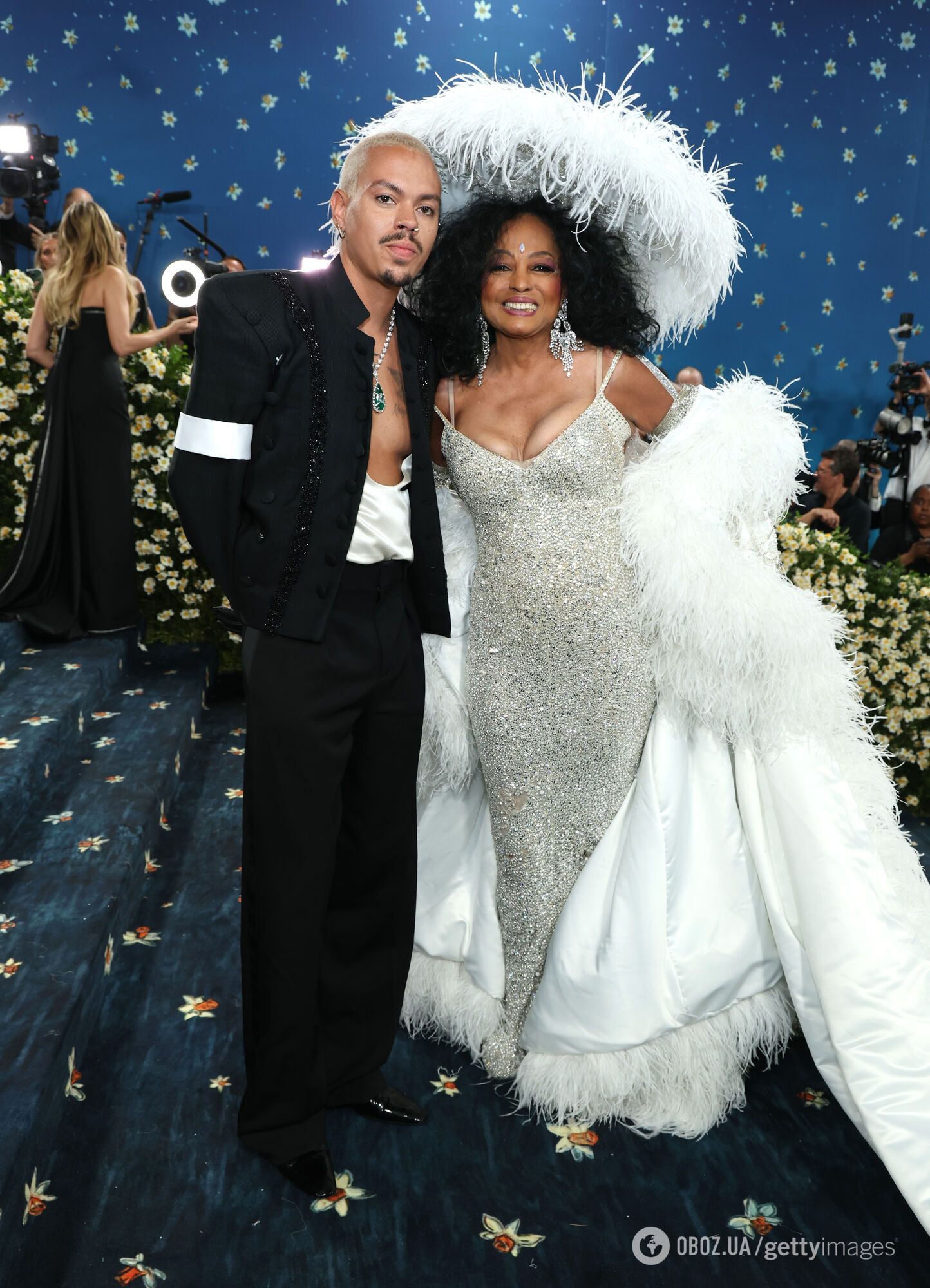 81-летняя Дайана Росс пришла на Met Gala 2025 в самом роскошном платье и затмила всех остальных звезд. Фото