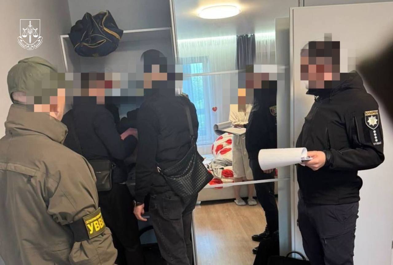 "Заработали" полмиллиона долларов: на Закарпатье разоблачили злоумышленников, которые переправляли уклонистов за границу. Фото