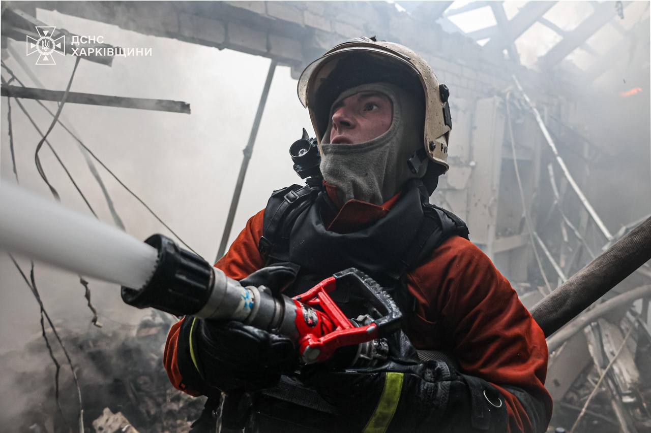 "Денацифікували" ринок? У мережі показали наслідки ударів РФ по "Барабашово" у Харкові: фото й відео