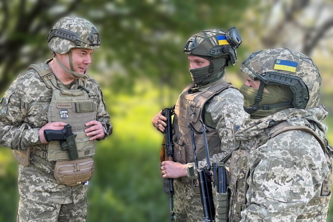 "Ми – не кам’яні, але ми стоїмо, бо знаємо, що за нами – наші": Наєв привітав українських воїнів із Днем піхоти