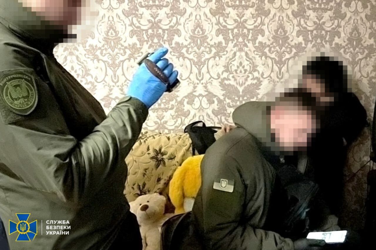 Поширювали ІПСО: СБУ нейтралізувала агентурну мережу ГРУ РФ в Україні. Фото