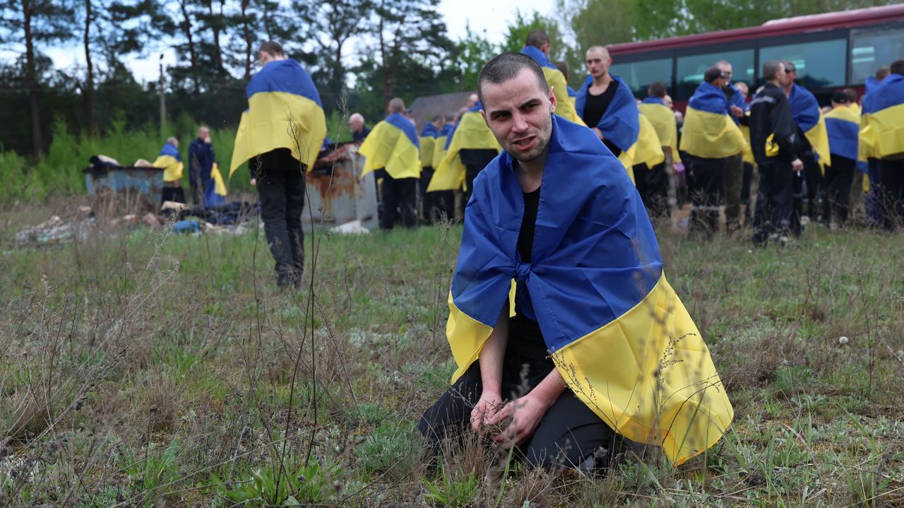 Защитники Мариуполя и защитники всей линии фронта: Украина вернула из российского плена 205 воинов. Фото и видео