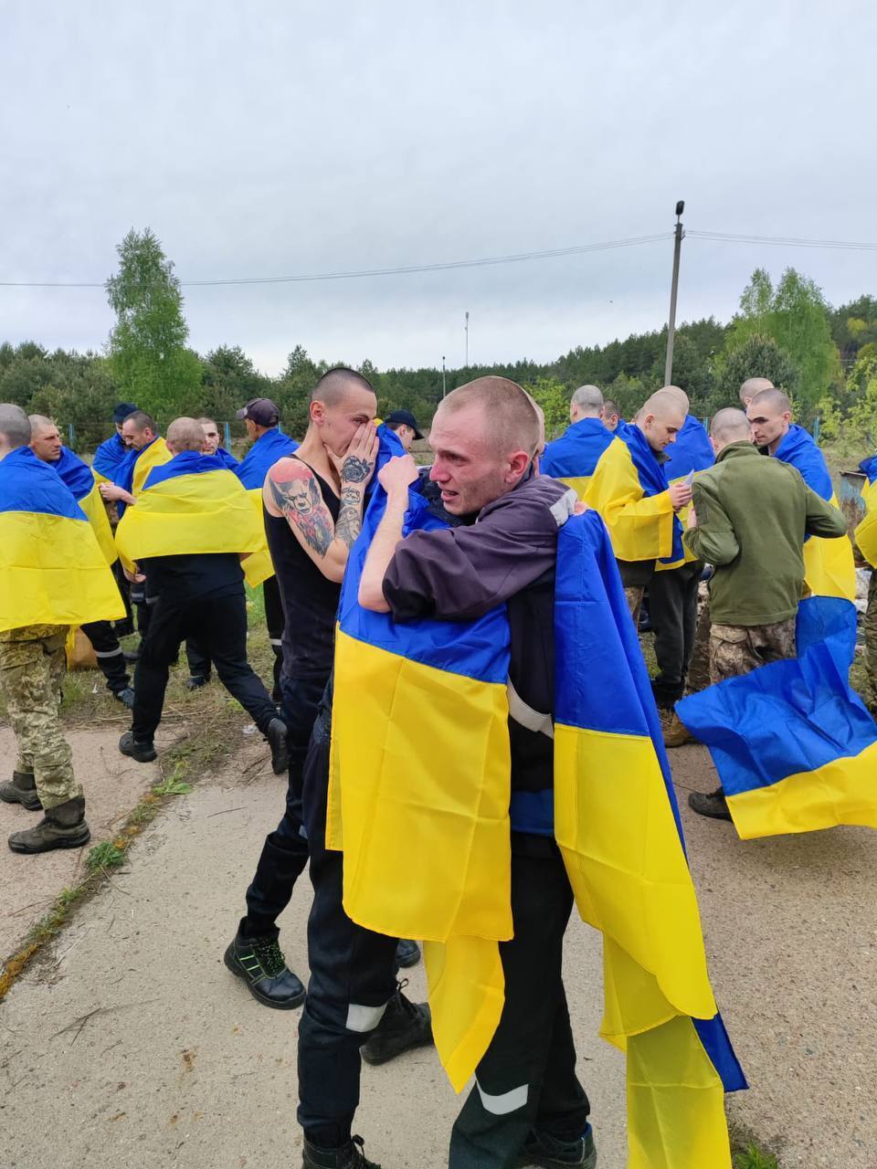 Защитники Мариуполя и защитники всей линии фронта: Украина вернула из российского плена 205 воинов. Фото и видео