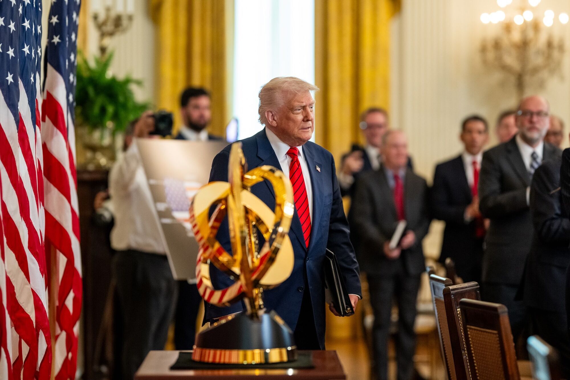 Не зміг відповісти: Трамп звернувся до президента ФІФА через відсторонення Росії