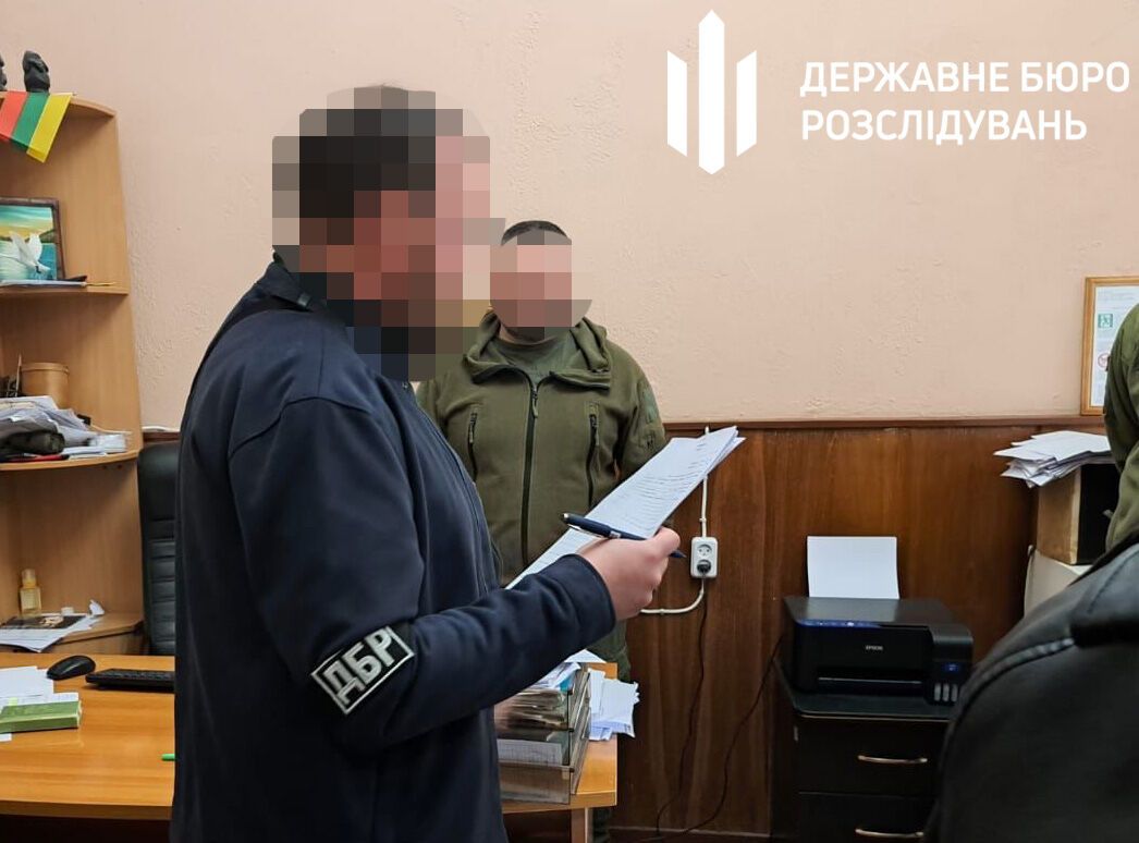 Нараховував грошові виплати солдату, який понад рік не з'являвся на службу: в Івано-Франківську викрили військового посадовця. Фото