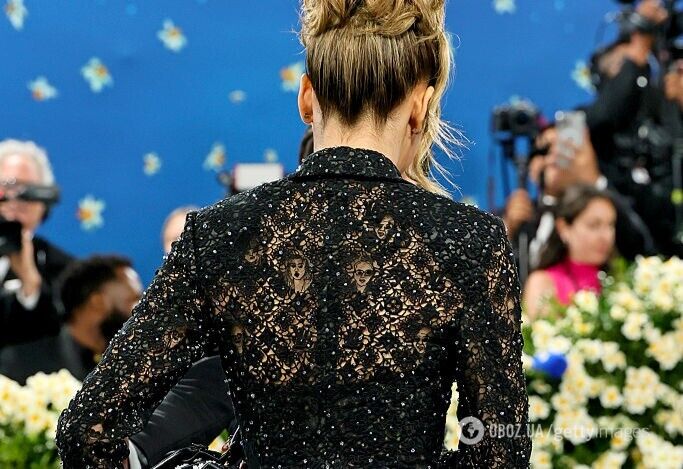 Найгірший образ на Met Gala 2025: тайська співачка потрапила в скандал через труси з обличчями борців за права темношкірих. Фото
