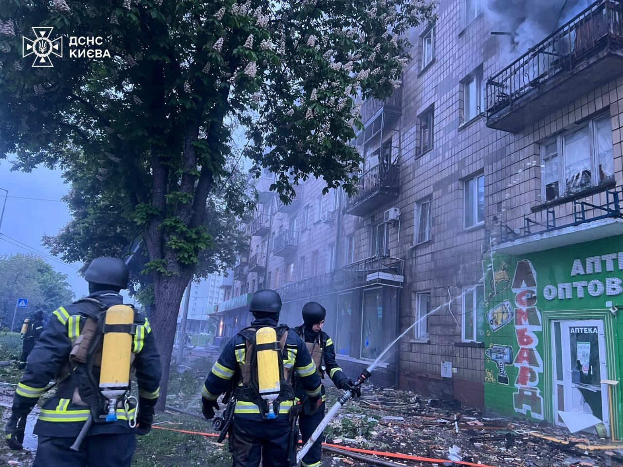 Росія атакувала Київ балістикою і "Шахедами": є жертви, серед постраждалих – діти. Фото