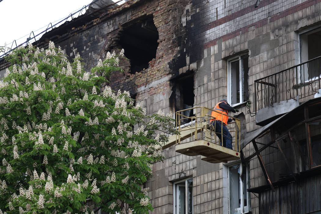 Дронами били по жилым домам: фото и видео последствий атаки РФ по Киеву и пригороду