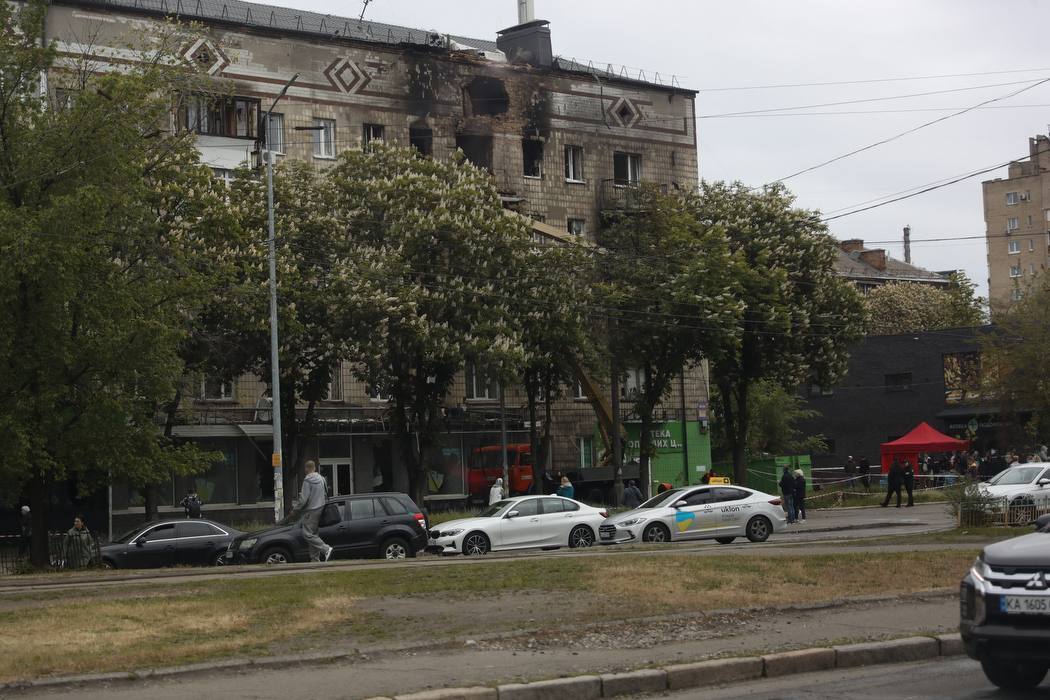 Дронами били по жилым домам: фото и видео последствий атаки РФ по Киеву и пригороду