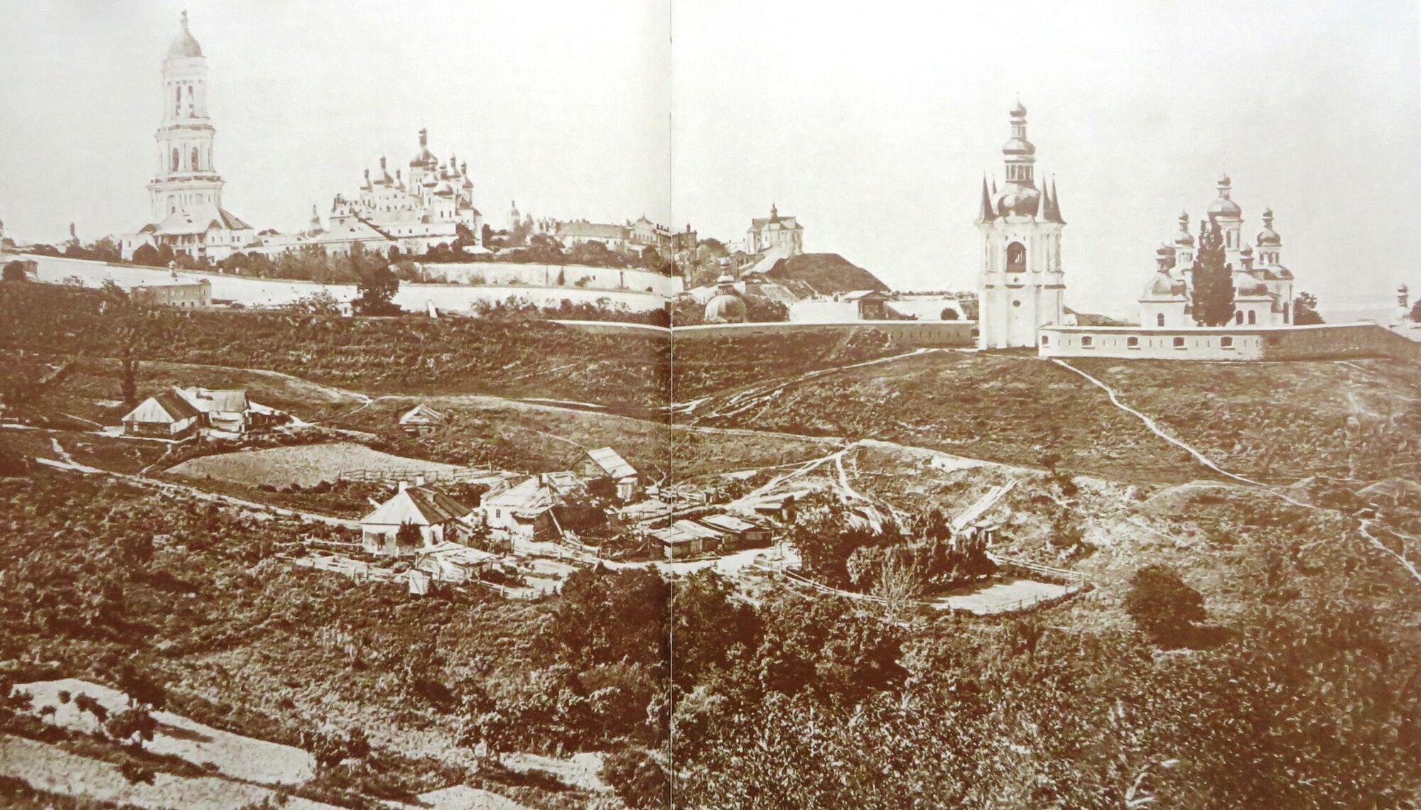 В сети показали, как выглядела Киево-Печерская лавра на старых фото. Уникальные снимки