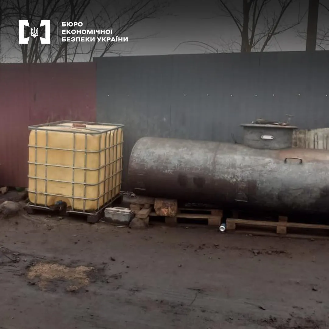 В Україні викрили продаж незаконно виробленого палива