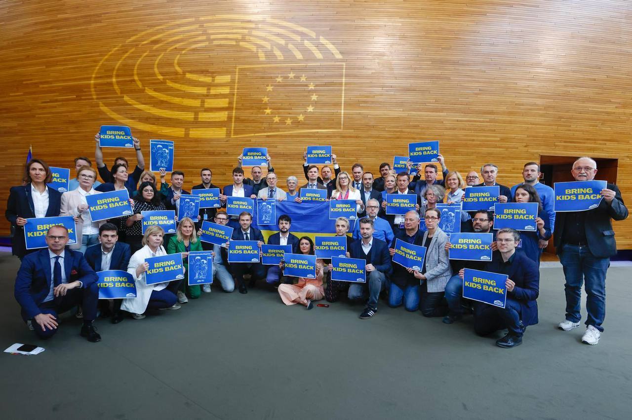 Европарламент принял резолюцию о возвращении похищенных Россией украинских детей: что она предусматривает