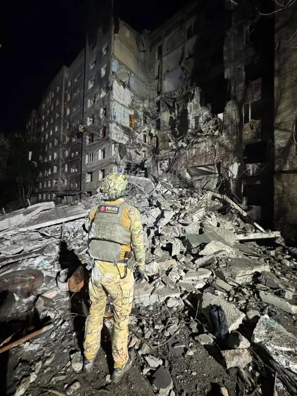 Росія скинула КАБ на багатоповерхівку в Костянтинівці: постраждали щонайменше 12 цивільних. Фото