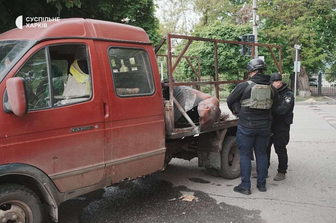Россия ударила дроном по авто в Купянске, пострадали коммунальщики. Фото