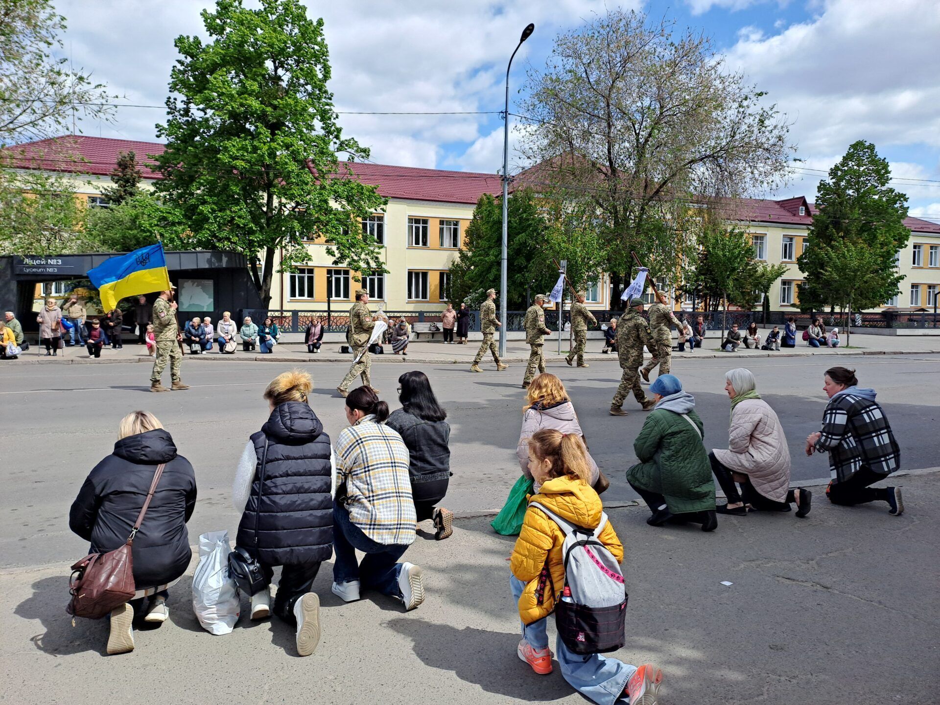 Віддали життя за Україну: у Ковелі в останню путь провели двох Героїв. Відео та фото
