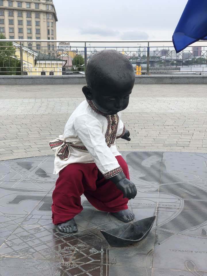 В столице в честь Дня Европы переодели малышей-основателей Киева. Фото