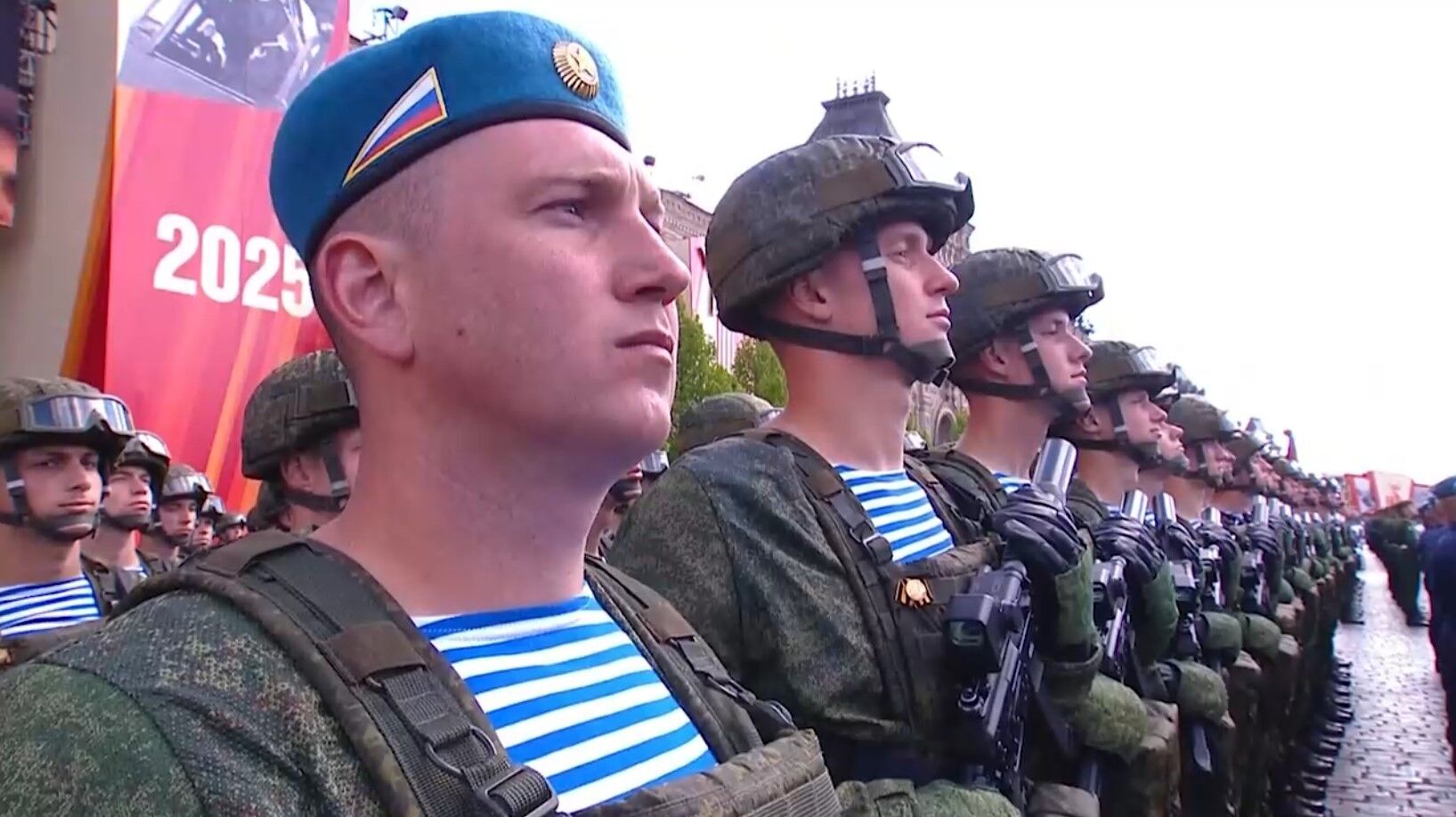 "Вся страна поддерживает": Путин во время военного парада в Москве вспомнил о войне в Украине