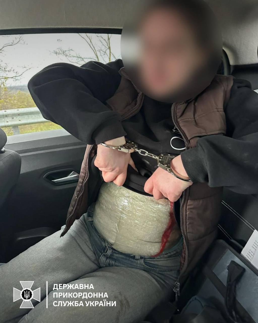 Изъяли психотропов на 7 млн гривен: украинские правоохранители сорвали наркотрафик в Молдову. Фото и видео