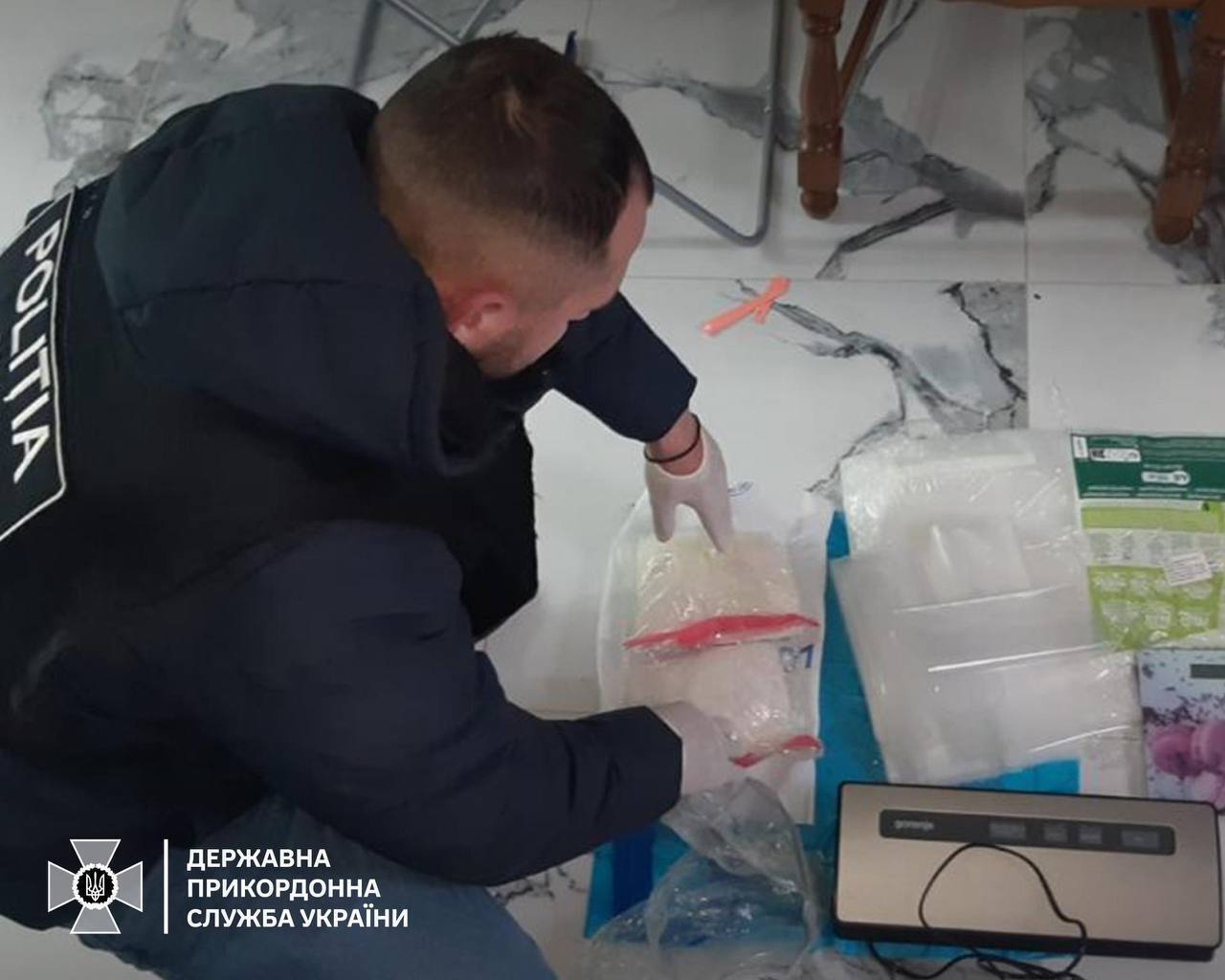 Изъяли психотропов на 7 млн гривен: украинские правоохранители сорвали наркотрафик в Молдову. Фото и видео