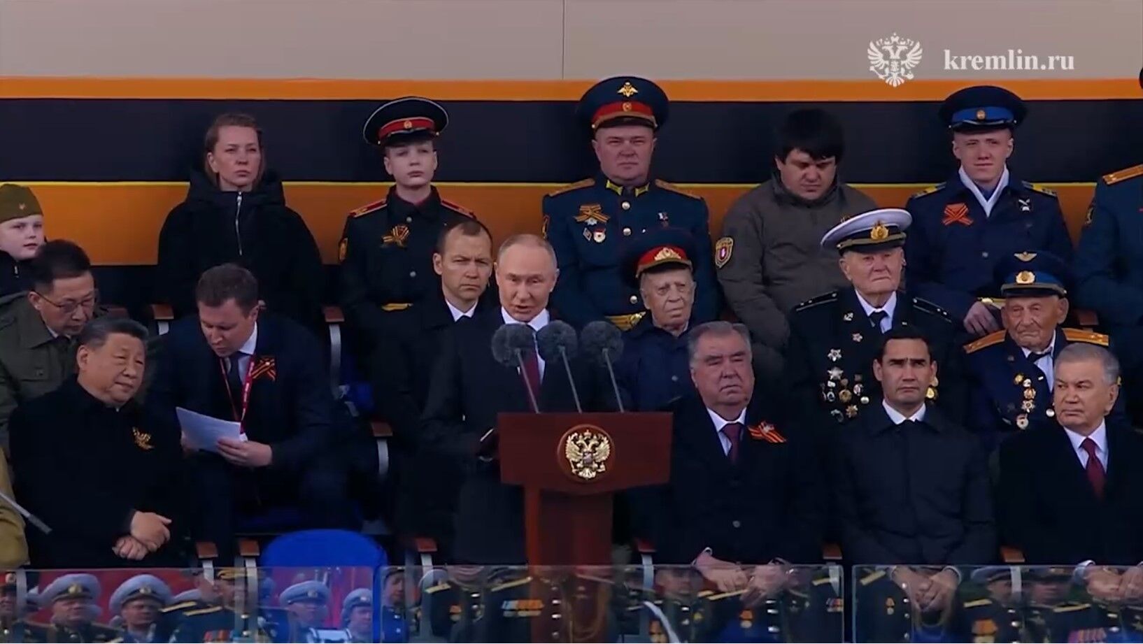 "Вся страна поддерживает": Путин во время военного парада в Москве вспомнил о войне в Украине