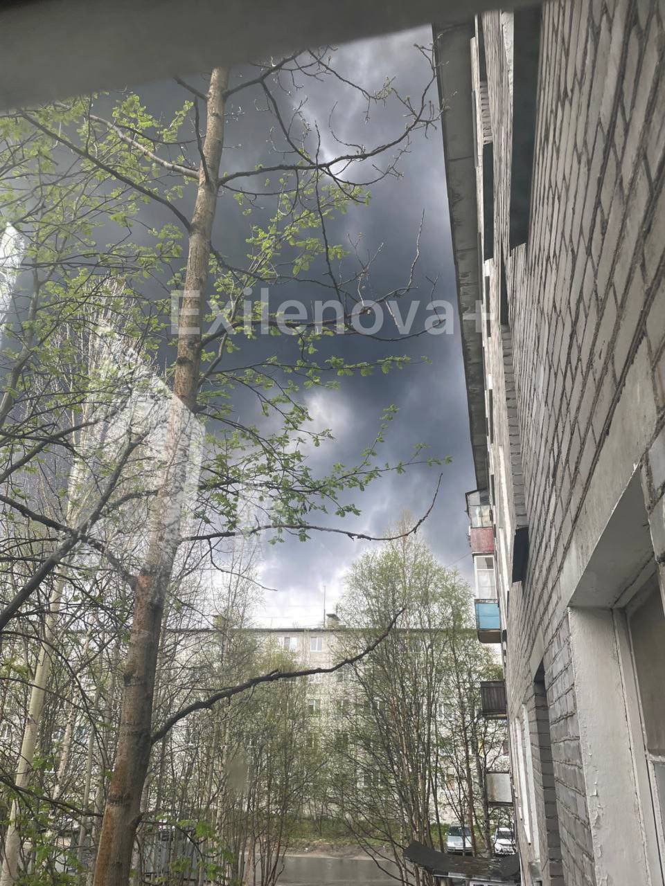 Російську авіабазу "Оленья" атакували дрони: розгорілася сильна пожежа. Відео
