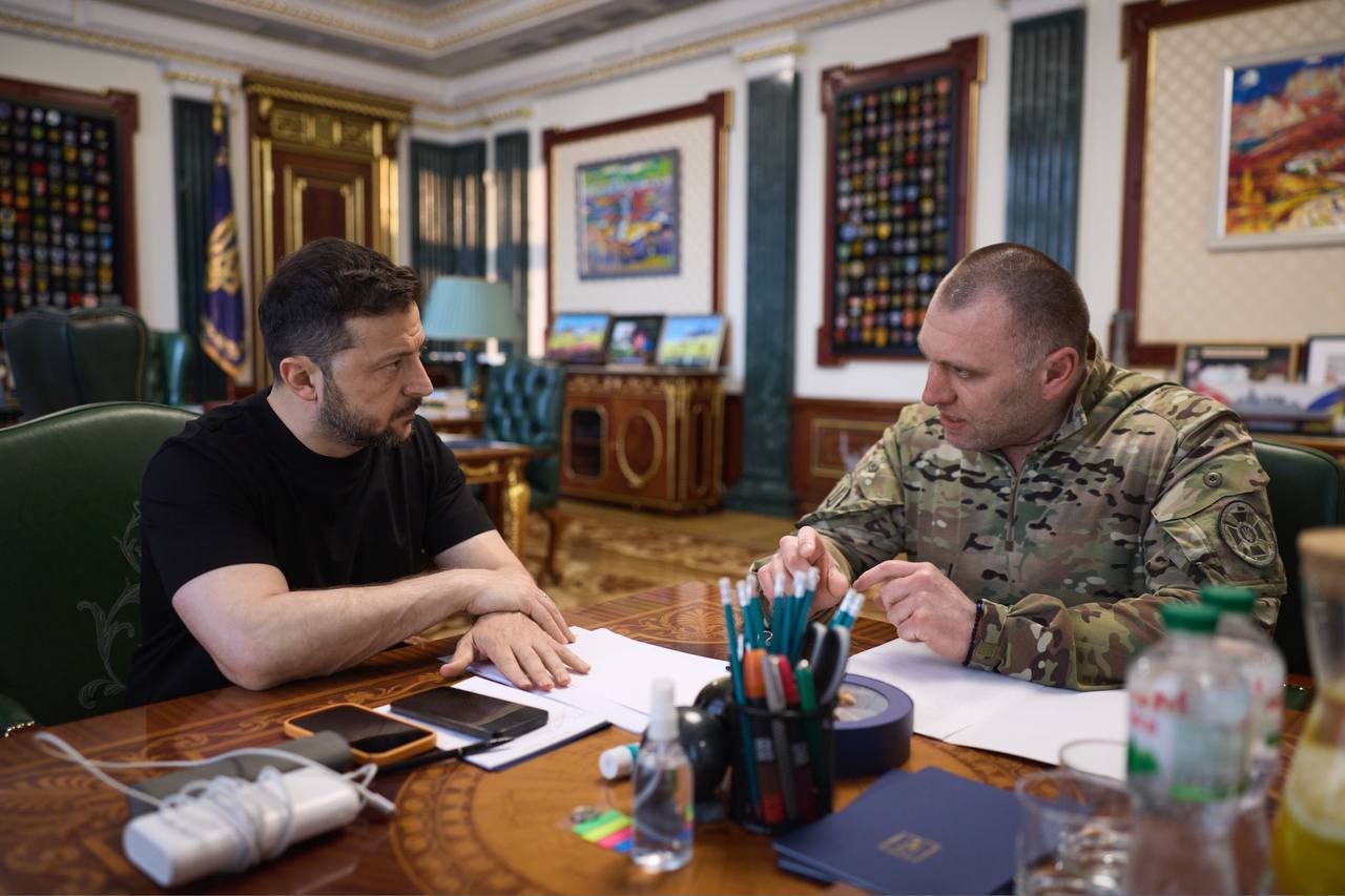 "Блестящий результат": Зеленский раскрыл детали операции "Паутина" по уничтожению российских самолетов. Фото