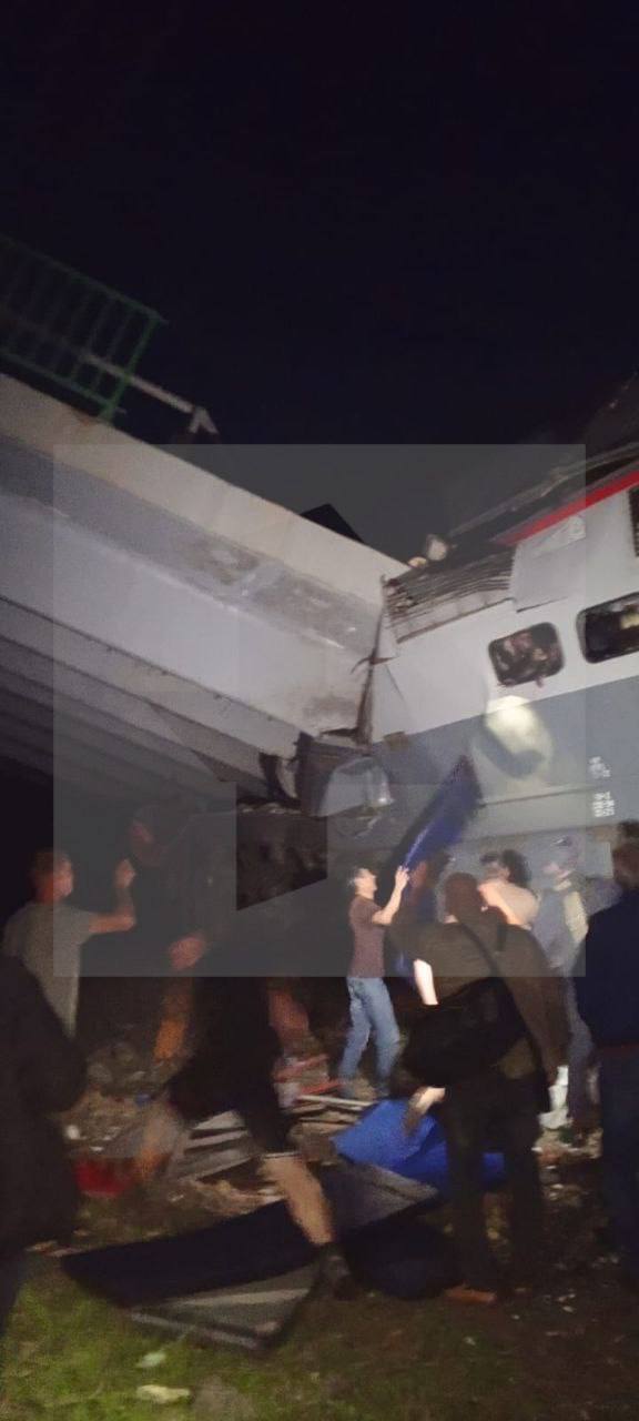 В Брянской и Курской областях обрушились железнодорожные мосты и произошел третий взрыв: есть погибшие. Фото и видео