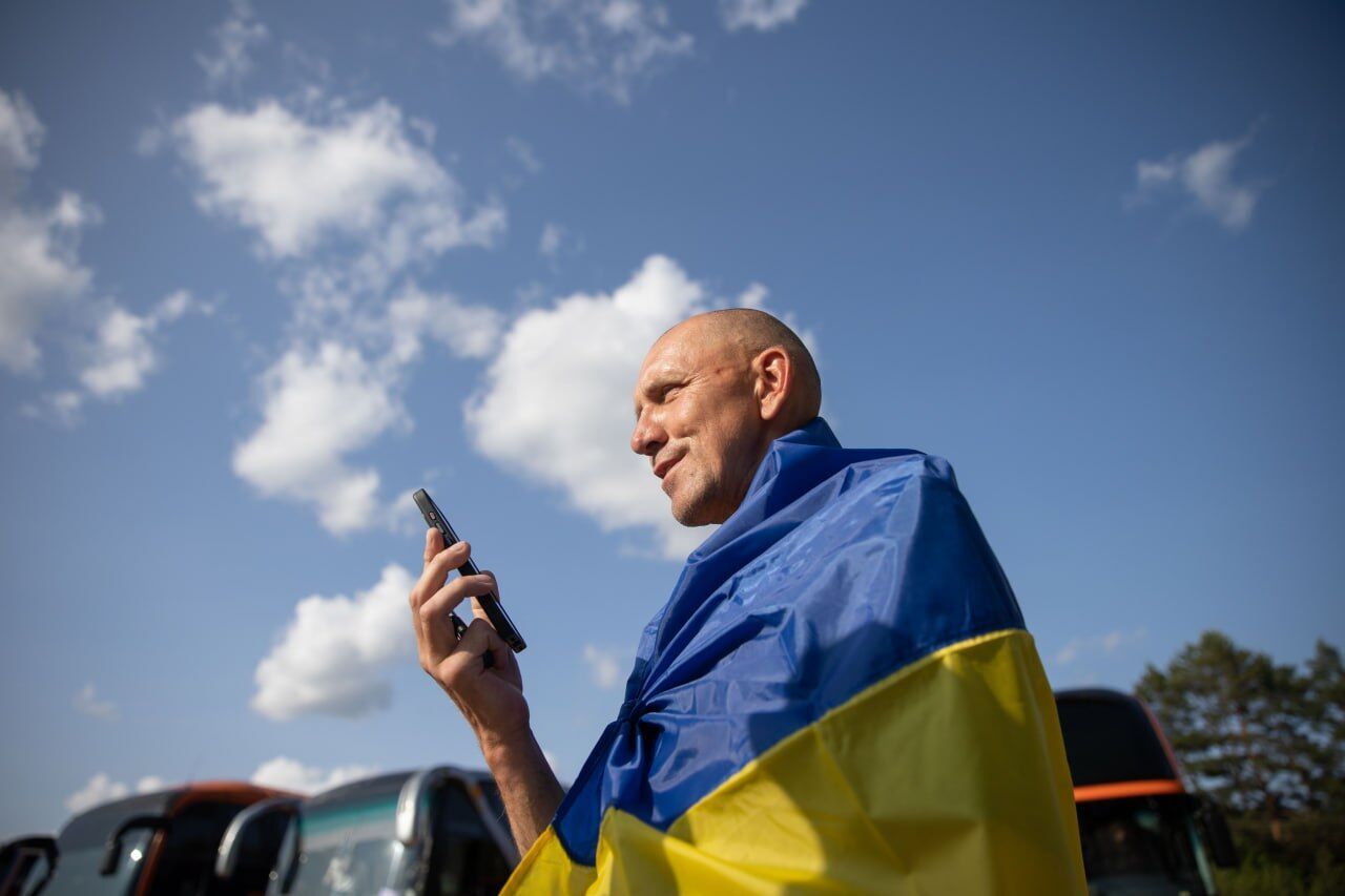 Важливий гуманітарний акт: Зеленський повідомив про повернення з полону поранених воїнів. Фото й усі подробиці