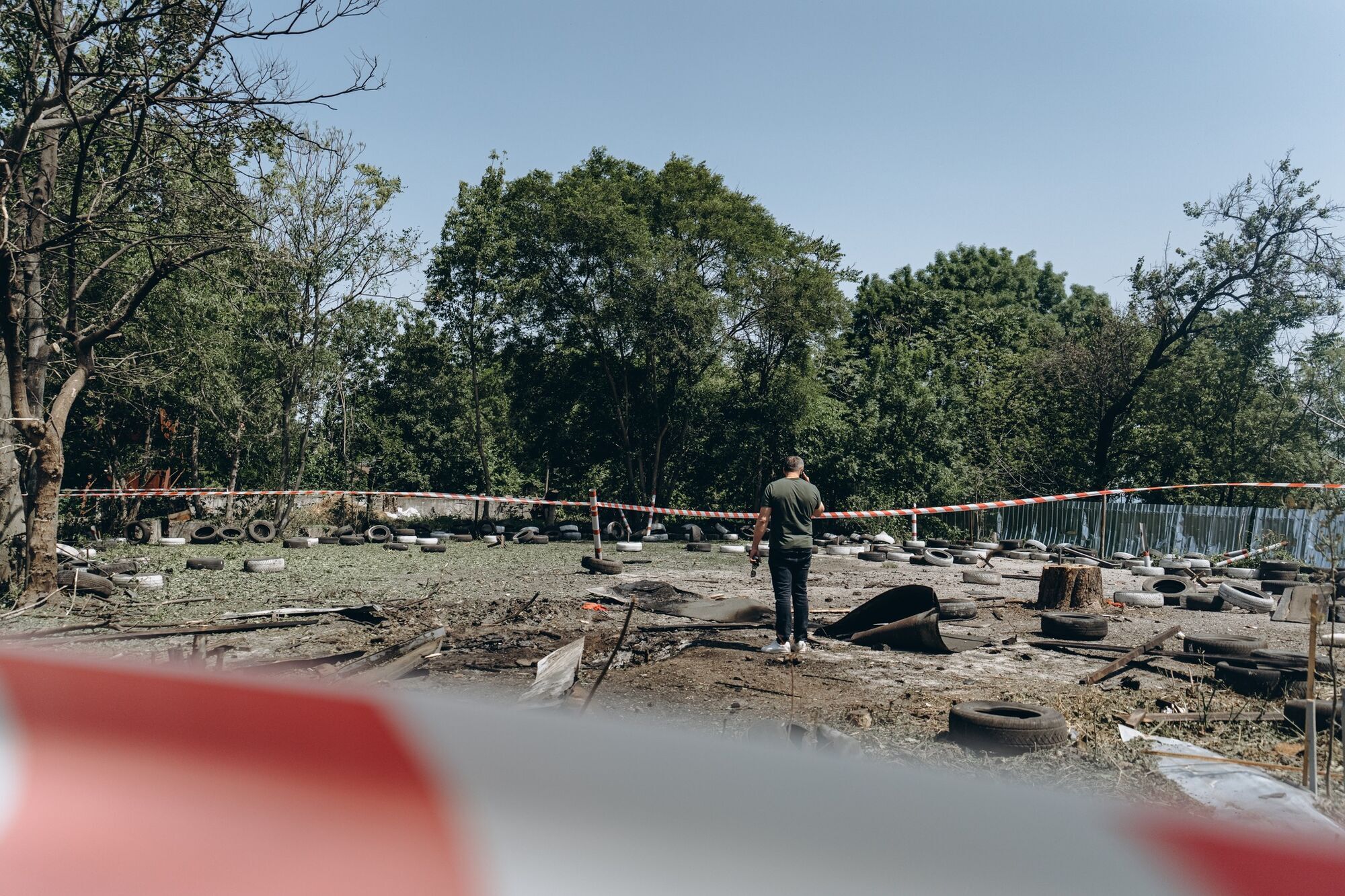 Знищено декорації до фільму "Довженко": в Одеській кіностудії розповіли про наслідки російської атаки. Фото