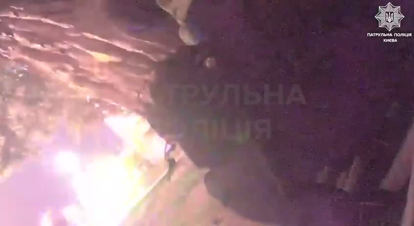 "Ховайтеся, дрон летить!" У поліції опублікували кадри однієї з наймасовіших атак РФ на Київ. Відео