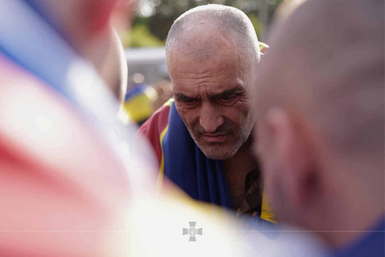 Важливий гуманітарний акт: Зеленський повідомив про повернення з полону поранених воїнів. Фото й усі подробиці