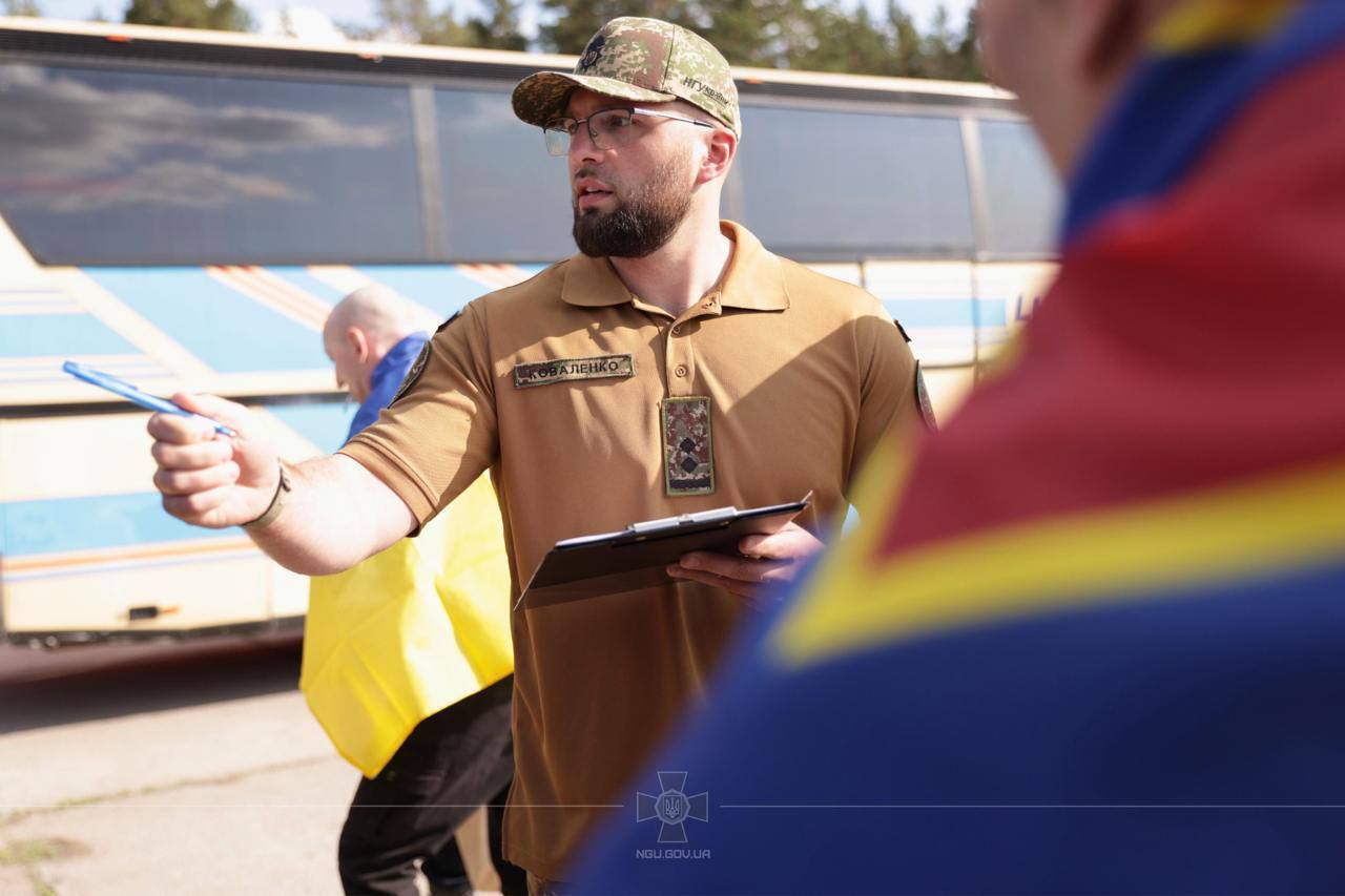 Важливий гуманітарний акт: Зеленський повідомив про повернення з полону поранених воїнів. Фото й усі подробиці