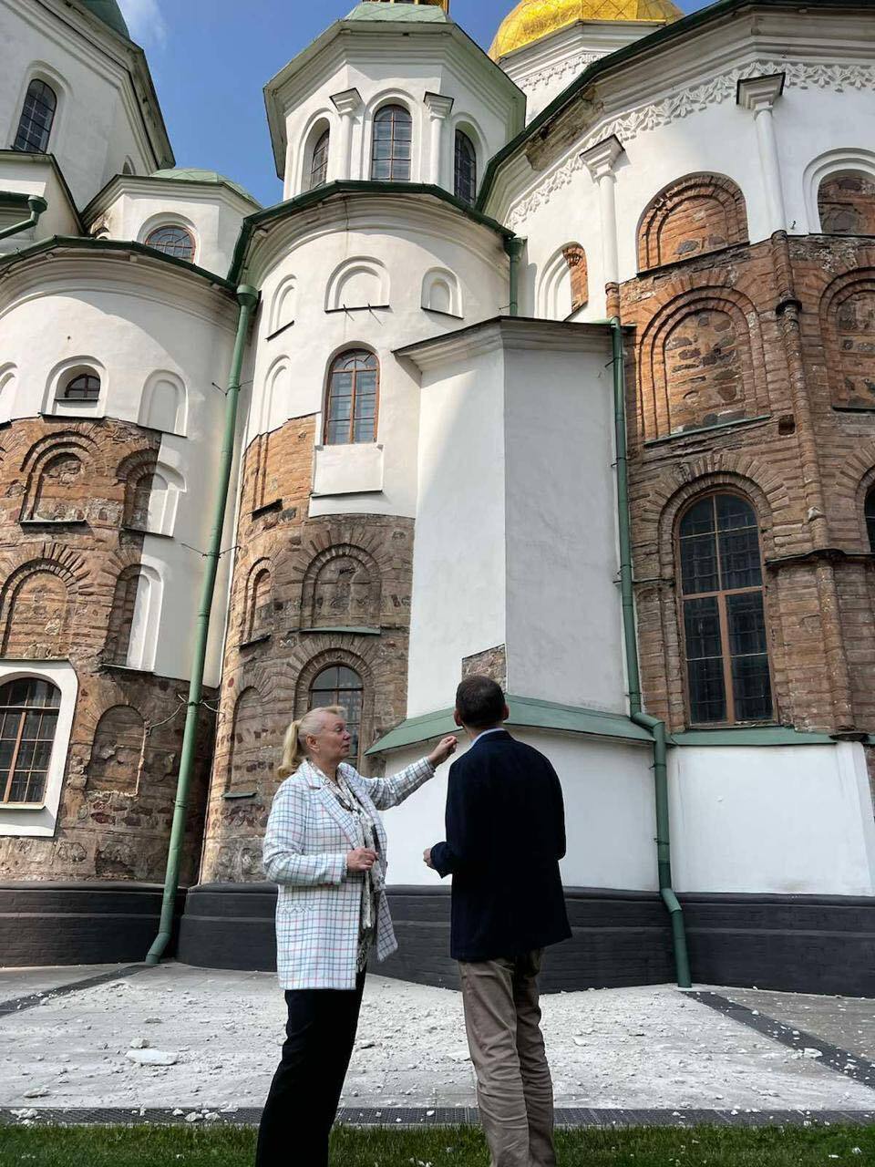 "Цей храм – душа України": Росія пошкодила Софійський собор у Києві, який є об'єктом світової спадщини ЮНЕСКО. Подробиці та фото