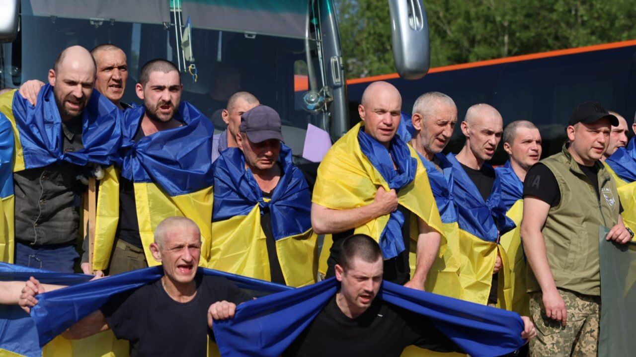 Важливий гуманітарний акт: Зеленський повідомив про повернення з полону поранених воїнів. Фото й усі подробиці