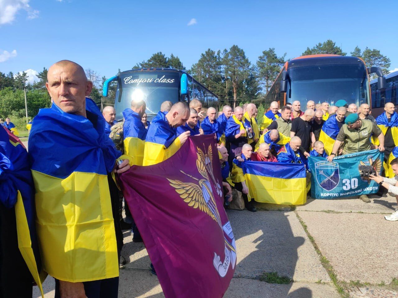 Важливий гуманітарний акт: Зеленський повідомив про повернення з полону поранених воїнів. Фото й усі подробиці